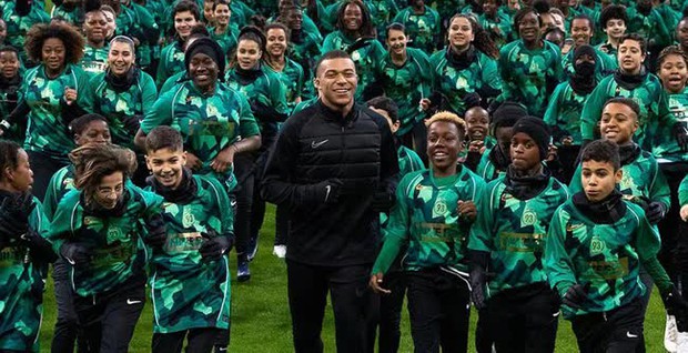 Kylian Mbappé: Từ cậu nhóc vùng ngoại ô Paris đến biểu tượng giấc mơ của cả một thế hệ trẻ nước Pháp - Ảnh 7.