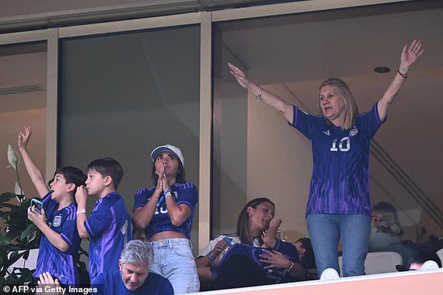 Sự thật về video Messi xúc động ôm chầm lấy mẹ khóc sau khi chiến thắng cúp vàng World Cup - Ảnh 3.