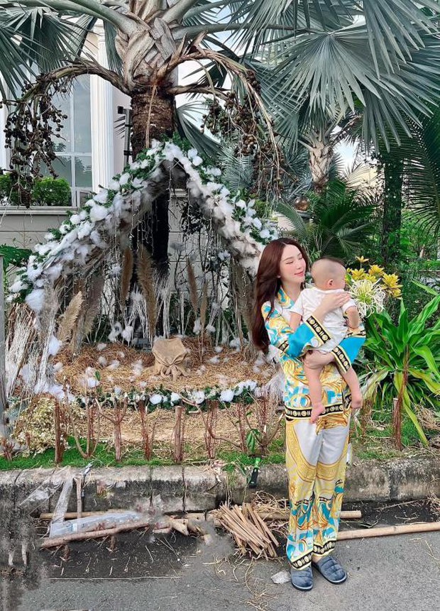 Sao Việt lên đèn đón Giáng sinh: Bảo Thy cực hoành tráng ở khu nhà giàu, nhà Cường Đô La lộng lẫy - Ảnh 2.