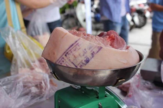 Cận Tết thịt lợn bẩn hoành hành, ra chợ thấy thịt có 5 dấu hiệu này dứt khoát đừng mua - Ảnh 3.