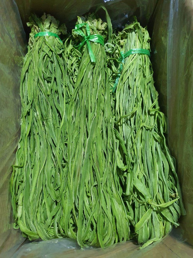 Loại rau củ tiến bộ vua nhìn thì thô, giá bán sát nửa triệu/kg vẫn luôn luôn vướng mặt hàng từng khi Tết cho tới - Hình ảnh 3.