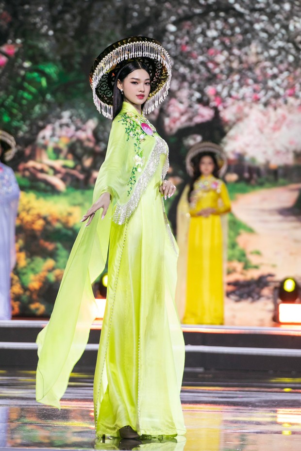 Trần Thị Bé Quyên - búp bê sống tại Hoa hậu Việt Nam 2022: Body chuẩn đẹp, nhan sắc độc lạ, hứa hẹn làm nên chuyện trong tương lai - Ảnh 1.