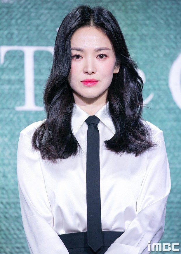 Song Hye Kyo để mặt mộc, ăn mặc đơn giản ở phim mới: Còn ai nói chị “sợ xấu” nữa không? - Ảnh 1.