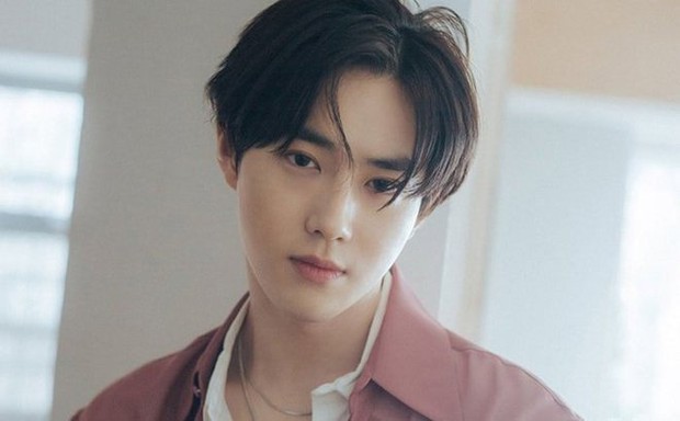 Rộ ảnh Suho (EXO) nắm tay Winter (aespa), Kpop có thêm cặp tình nhân mới? - Ảnh 6.