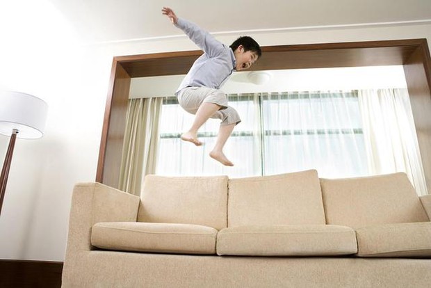 Con cái quá nghịch ngợm, khó uốn nắn? Biết 3 nguyên tắc vàng của giáo dục, bố mẹ vừa dễ thở, con bạn càng trưởng thành càng xuất sắc - Ảnh 1.