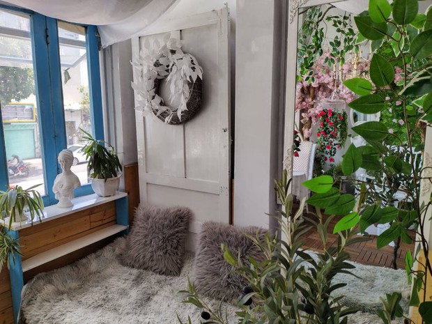 Chàng trai Sài Gòn đặt bồn tắm giữa nhà, xây lò sưởi gạch đỏ trong phòng trọ 42 m2 - Ảnh 9.