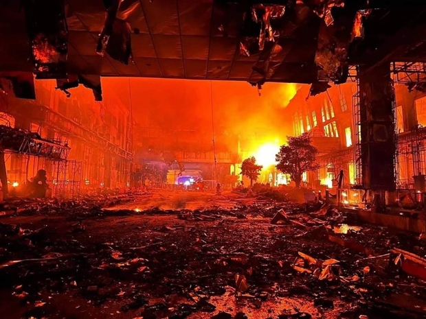 Campuchia và Thái Lan tiếp tục tìm kiếm nạn nhân vụ cháy casino kinh hoàng - Ảnh 3.