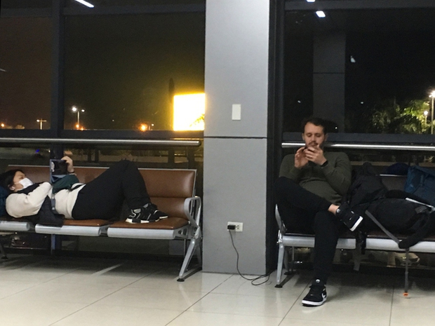 Người dân hối hả rời Thủ đô dịp Tết dương lịch: Sân bay vắng vẻ, nhiều tuyến đường ùn tắc - Ảnh 6.