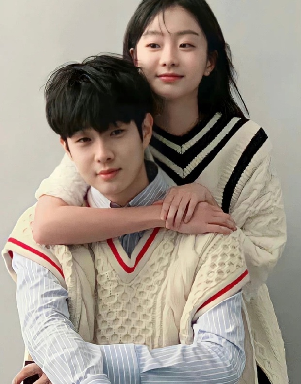 Lee Jong Suk - IU chỉ là vai phụ, đây mới là cặp đôi Dispatch sẽ “khui” vào ngày 1/1/2023? - Ảnh 3.