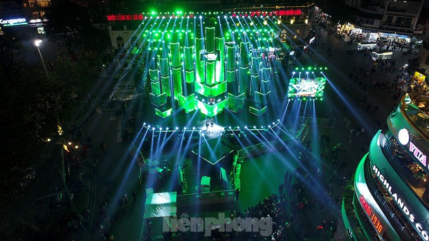 Người dân Hà Nội sẽ được thưởng thức Countdown Night 2023 bởi ánh sáng từ hàng trăm Drone - Ảnh 2.
