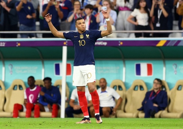 Giroud và Mbappe thay nhau ghi bàn, Pháp dễ dàng vào tứ kết World Cup 2022 - Ảnh 3.