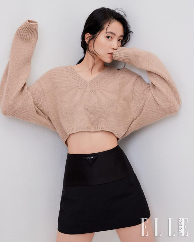 Kim Tae Ri cuốn hút trên Elle tháng 12 - Ảnh 8.