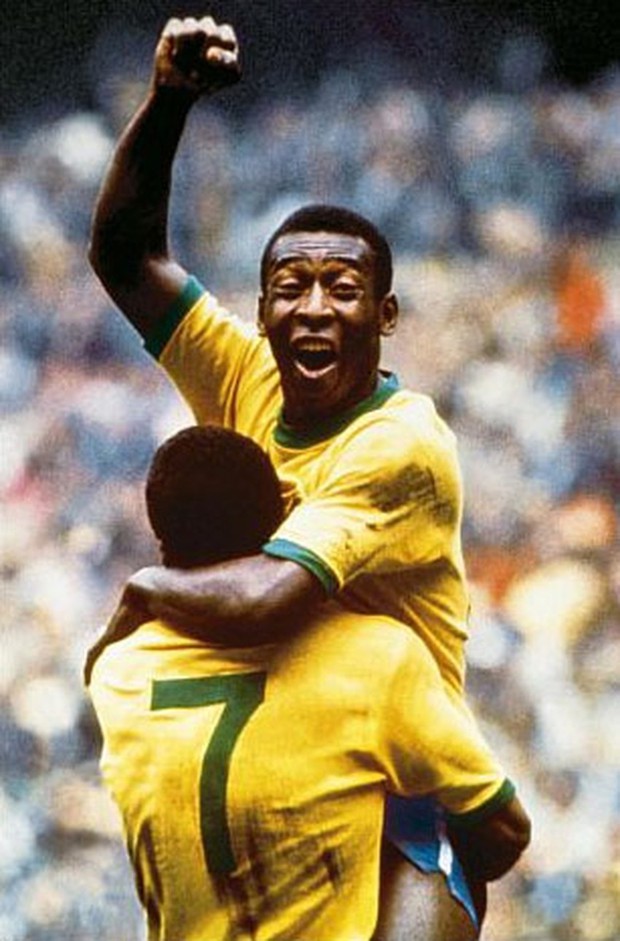 Cuộc đời thăng trầm của Vua bóng đá Pelé: Từng không mua nổi 1 quả bóng đến huyền thoại 3 lần vô địch World Cup, tuổi 82 sức khỏe suy yếu, phải chống chọi với nhiều loại bệnh - Ảnh 2.