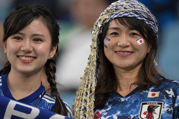 Vẻ đẹp hút hồn của các fan nữ Nhật Bản trong trận thua Croatia - Ảnh 4.
