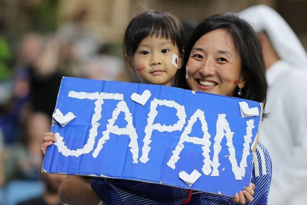 Vẻ đẹp hút hồn của các fan nữ Nhật Bản trong trận thua Croatia - Ảnh 3.