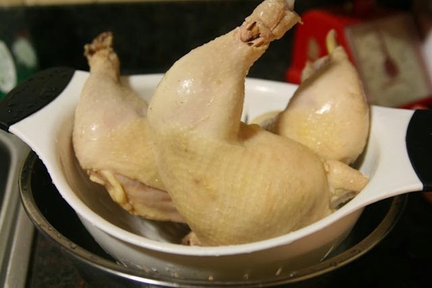Tại sao rã đông thịt gà không đúng cách sẽ khiến mất chất lại sản sinh thêm độc tố? - Ảnh 3.