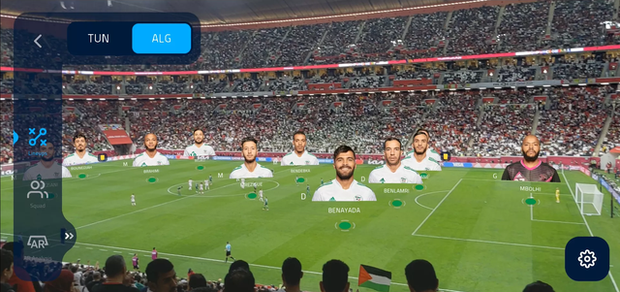 World Cup 2022: CĐV trên sân có thể ‘check’ VAR như trọng tài, xem được cả thông số cầu thủ theo thời gian thực - Ảnh 1.