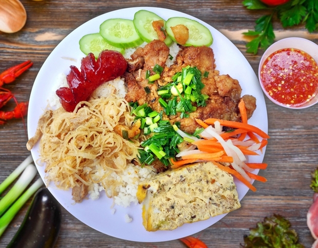 Cơm tấm Sài Gòn: Biểu tượng giao thoa văn hóa ẩm thực giữa phương Đông và phương Tây - Ảnh 1.