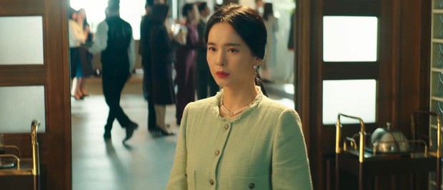 Mẹ ruột Song Joong Ki ở Cậu Út Nhà Tài Phiệt: Diện mạo - thời trang đều xuất sắc nhưng ít đất diễn - Ảnh 8.