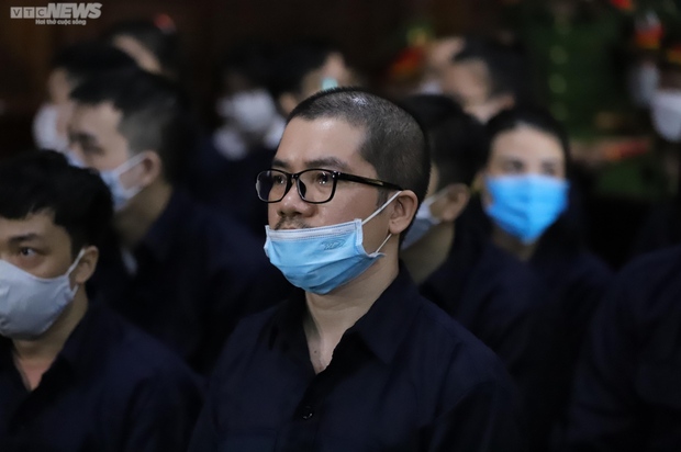 Ảnh: CEO Alibaba Nguyễn Thái Luyện và đồng phạm tại phiên xét xử đầu tiên - Ảnh 5.