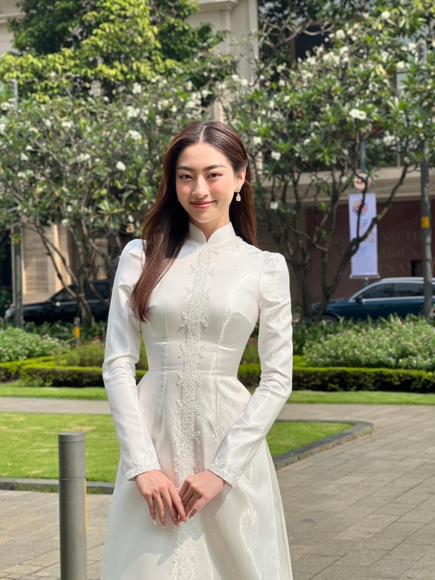 Hoa hậu Lương Thùy Linh mặc kín cổng cao tường từ khi trở thành giảng viên - Ảnh 6.