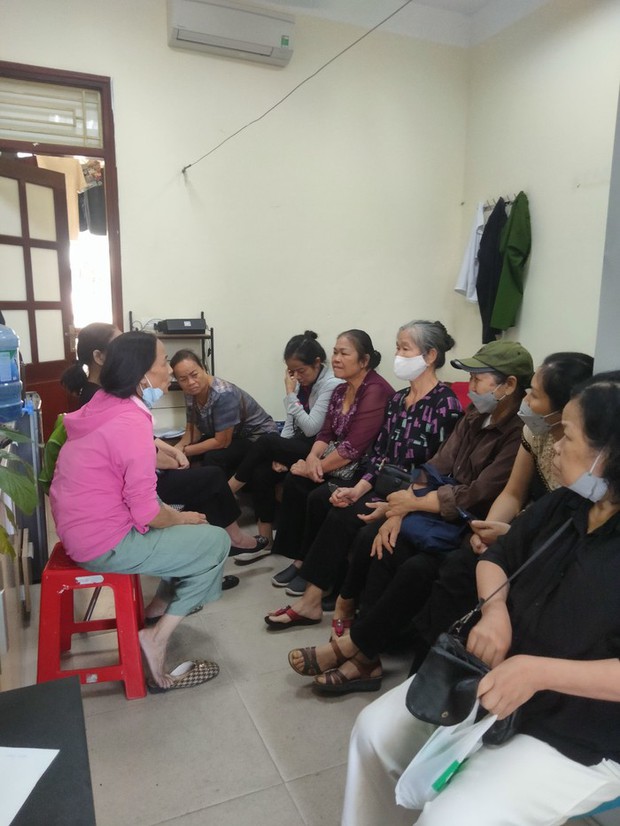 Gần 100 phụ nữ ở Hà Nội sập bẫy “tour tham quan 0 đồng” - Ảnh 2.