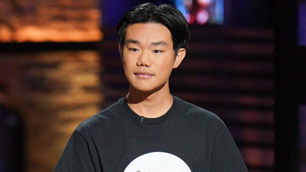 Nam sinh 17 tuổi lên sóng Shark Tank khiến cả 5 ca mập trầm trồ vì bán sản phẩm lạ, kiếm gần 24 tỷ đồng chỉ sau 3 năm - Ảnh 3. Nam sinh 17 tuổi lên sóng Shark Tank khiến cả 5 ca mập trầm trồ vì bán sản phẩm lạ, kiếm gần 24 tỷ đồng chỉ sau 3 năm - Ảnh 3.