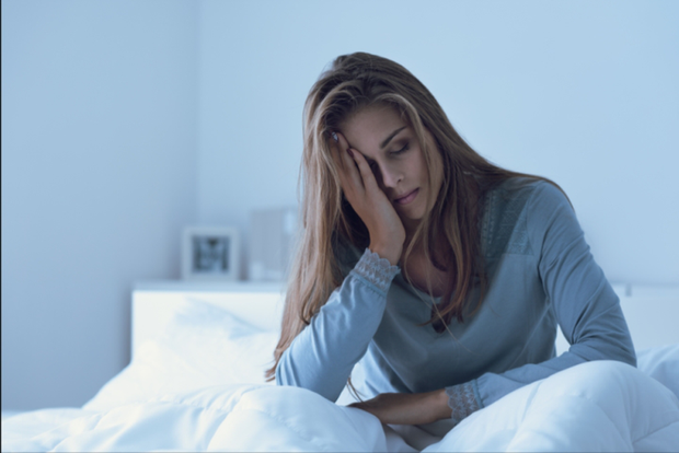 Người bị mất ngủ có nguy cơ mắc 4 căn bệnh nguy hiểm, bao gồm đau tim và đột quỵ - Ảnh 1.