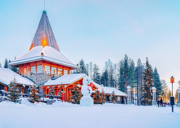 Cận cảnh ngôi làng ông già Noel đẹp như cổ tích, tuyết trắng rơi 6 tháng ở Phần Lan - Ảnh 2.