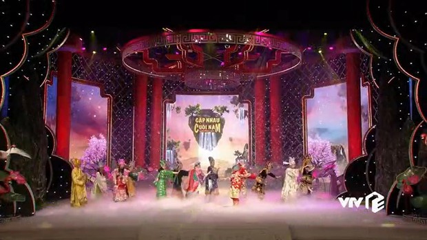 Thiếu vắng MC Thảo Vân, Táo Quân 2022 không có lời chào kết gây hụt hẫng - Ảnh 2. Thiếu vắng MC Thảo Vân, Táo Quân 2022 không có lời chào kết gây hụt hẫng - Ảnh 2.