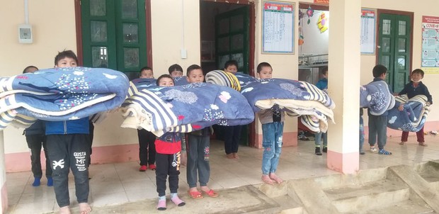 Góp bánh kẹo dư sau Tết tặng trẻ em vùng cao và hành trình thiện nguyện đầy cảm hứng - Ảnh 8. Góp bánh kẹo dư sau Tết tặng trẻ em vùng cao và hành trình thiện nguyện đầy cảm hứng - Ảnh 8.