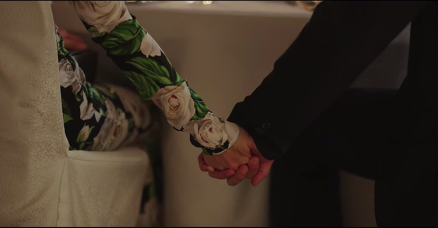 Hyun Bin chọn ảnh nắm tay Son Ye Jin ở Crash Landing On You để báo kết hôn: Biết ý nghĩa đằng sau mà vỡ òa thay chị đẹp - Ảnh 3.