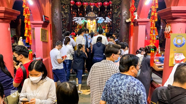 Ảnh: Những ngày Tết trong ngôi chùa trăm tuổi nơi cựu Tổng thống Mỹ từng ghé thăm ở Sài Gòn - Ảnh 4. Ảnh: Những ngày Tết trong ngôi chùa trăm tuổi nơi cựu Tổng thống Mỹ từng ghé thăm ở Sài Gòn - Ảnh 4.