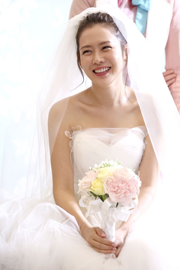 Ngày Son Ye Jin - Hyun Bin diện đồ cưới, sánh đôi trên lễ đường trông sẽ thế này? - Ảnh 4.