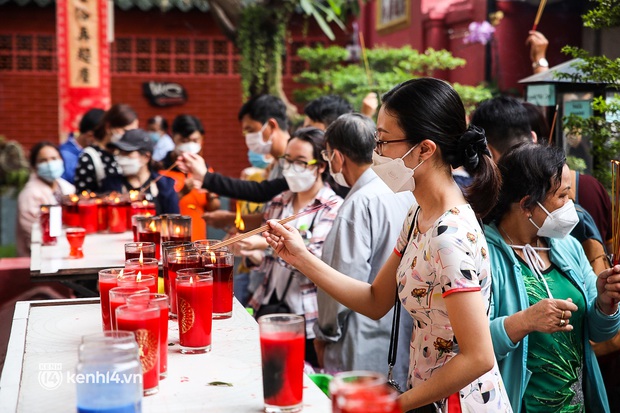 Ảnh: Những ngày Tết trong ngôi chùa trăm tuổi nơi cựu Tổng thống Mỹ từng ghé thăm ở Sài Gòn - Ảnh 7. Ảnh: Những ngày Tết trong ngôi chùa trăm tuổi nơi cựu Tổng thống Mỹ từng ghé thăm ở Sài Gòn - Ảnh 7.