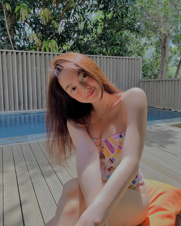 Kaity Nguyễn gia nhập đường đua bikini đầu năm, nhìn vòng 1 o ép như sắp bục trào ra ngoài! - Ảnh 2. Kaity Nguyễn gia nhập đường đua bikini đầu năm, nhìn vòng 1 o ép như sắp bục trào ra ngoài! - Ảnh 2.