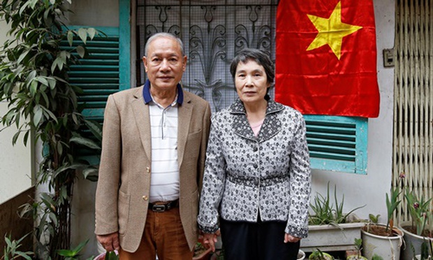 Những câu chuyện tình yêu cho người trẻ thêm niềm tin vào hôn nhân: Từ cô gái Triều Tiên đợi 31 năm để lấy chồng Hà Nội đến ông lão “nhặt” được vợ 50 năm sống ở bãi giữa sông Hồng - Ảnh 12.