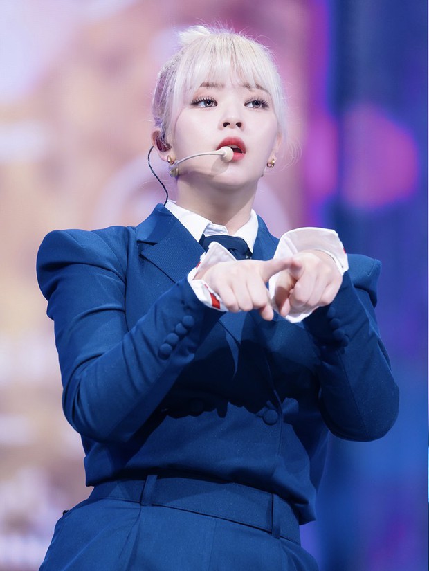 Jeongyeon (TWICE) gây ngỡ ngàng với diện mạo mới tại concert: Giảm cân thấy rõ chỉ trong 3 tháng, visual thế nào qua ống kính của fan? - Ảnh 8. Jeongyeon (TWICE) gây ngỡ ngàng với diện mạo mới tại concert: Giảm cân thấy rõ chỉ trong 3 tháng, visual thế nào qua ống kính của fan? - Ảnh 8.
