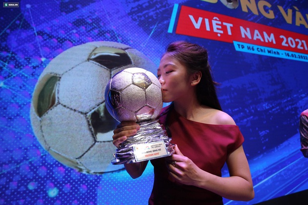 Hạt sạn đáng tiếc ở Gala QBV Việt Nam 2021: Phải chăng bóng đá chỉ là... phụ? - Ảnh 2.