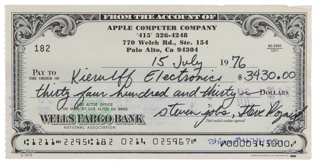 Tấm séc có chữ ký của Steve Jobs và đồng sáng lập Apple được bán đấu giá với số tiền khổng lồ - Ảnh 1.