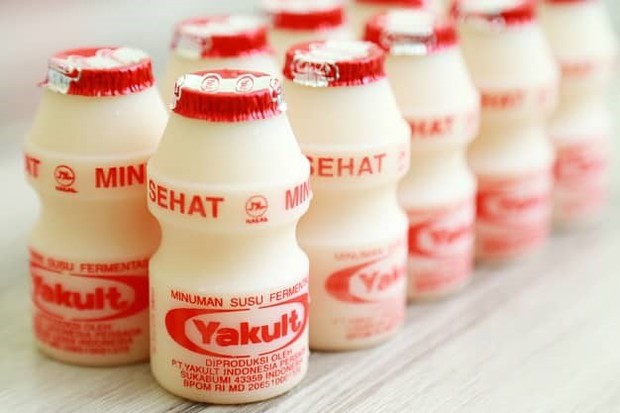 Buôn bán gần 1 thế kỷ, tạo sao Yakult vẫn chỉ bán những lọ bé tí mà không làm size to hơn để khách uống cho đã? - Ảnh 3.