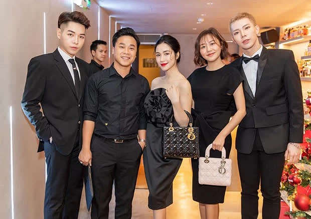 Nhìn lại chặng đường 5 năm yêu đương của Hòa Minzy - thiếu gia Minh Hải: Từ chuyện tình ngọt ngào, có con chung đến chia tay gây tiếc nuối - Ảnh 9. Nhìn lại chặng đường 5 năm yêu đương của Hòa Minzy - thiếu gia Minh Hải: Từ chuyện tình ngọt ngào, có con chung đến chia tay gây tiếc nuối - Ảnh 9.