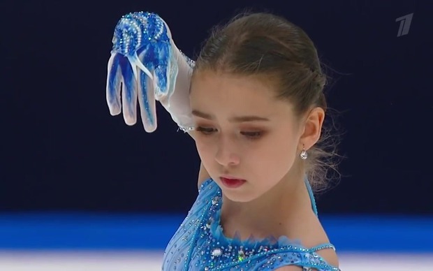 Nữ thần hot nhất Olympic năm nay: “Thiên thần sân băng” 15 tuổi đẹp như búp bê Barbie, suýt bị tước quyền thi đấu vì… quá giỏi - Ảnh 6.