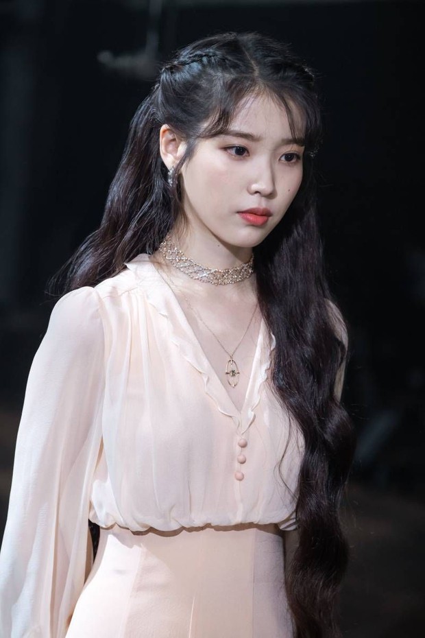 Jeongyeon tham gia concert cùng TWICE sau khi trị bệnh, tự tin biểu diễn nhưng nhìn đội hình nhóm mới hiểu vì sao idol sống chết giảm cân? - Ảnh 17. Jeongyeon tham gia concert cùng TWICE sau khi trị bệnh, tự tin biểu diễn nhưng nhìn đội hình nhóm mới hiểu vì sao idol sống chết giảm cân? - Ảnh 17.