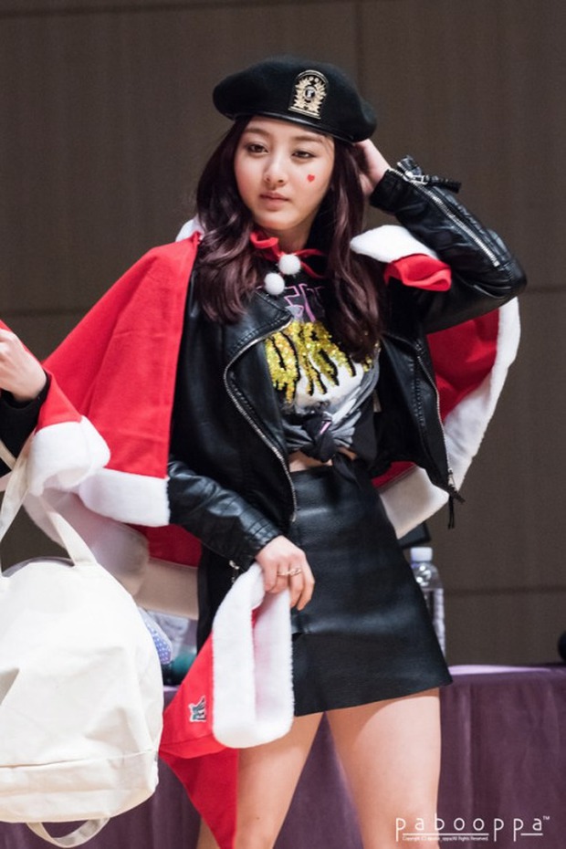 Jeongyeon tham gia concert cùng TWICE sau khi trị bệnh, tự tin biểu diễn nhưng nhìn đội hình nhóm mới hiểu vì sao idol sống chết giảm cân? - Ảnh 9. Jeongyeon tham gia concert cùng TWICE sau khi trị bệnh, tự tin biểu diễn nhưng nhìn đội hình nhóm mới hiểu vì sao idol sống chết giảm cân? - Ảnh 9.