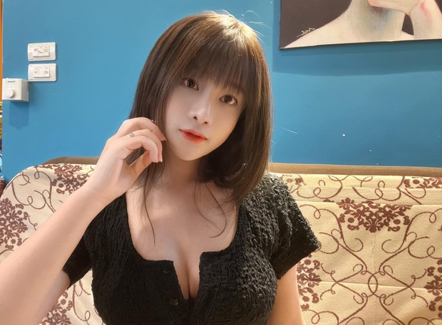 MC mới cực sexy của Đấu Trường Danh Vọng liên tục mắc lỗi trên sóng trực tiếp, dân tình chốt hạ: Xinh nên bỏ qua - Ảnh 4.