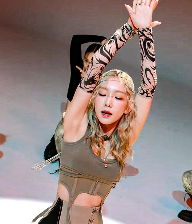 Lần đầu tiên Taeyeon (SNSD) làm điều này sau 15 năm debut: Đẳng cấp xứng danh nữ hoàng nhưng fan vẫn có 1 điều tiếc nuối? - Ảnh 7. Lần đầu tiên Taeyeon (SNSD) làm điều này sau 15 năm debut: Đẳng cấp xứng danh nữ hoàng nhưng fan vẫn có 1 điều tiếc nuối? - Ảnh 7.