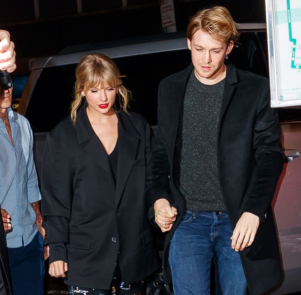 HOT: Taylor Swift đính hôn với bạn trai tài tử kém 3 tuổi sau 5 năm hẹn hò - Ảnh 3.