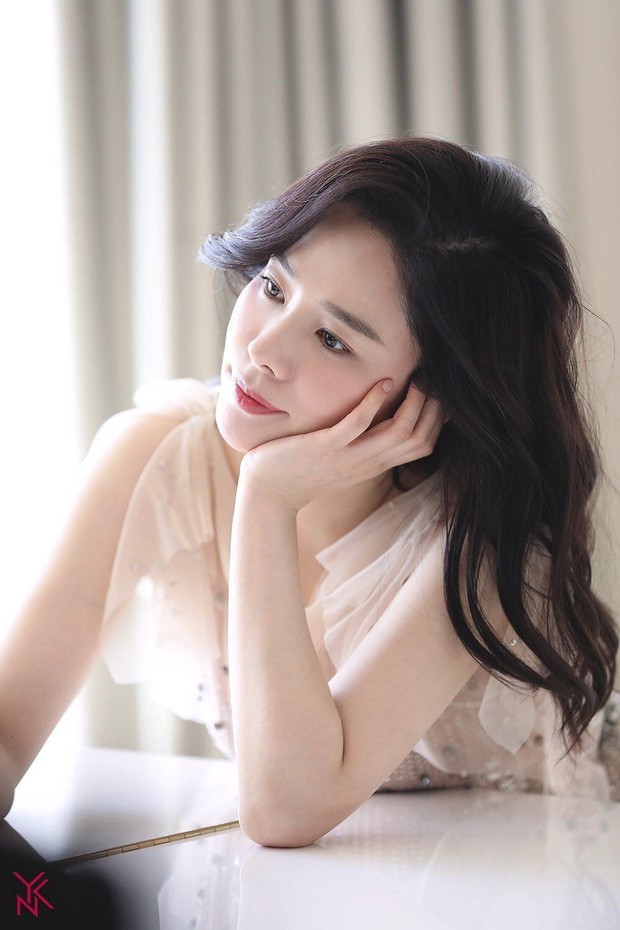 4 tiêu chuẩn sắc đẹp tại Hàn Quốc: Jennie - Han So Hee sexy làm mưa làm gió có đọ lại được IU xinh dịu dàng? - Ảnh 9.
