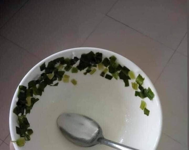 Cảnh giới ăn uống mới đang khiến dân mạng ngã ngửa: Là đỉnh cao của sự kiên nhẫn hay bị rảnh? - Ảnh 3. Cảnh giới ăn uống mới đang khiến dân mạng ngã ngửa: Là đỉnh cao của sự kiên nhẫn hay bị rảnh? - Ảnh 3.